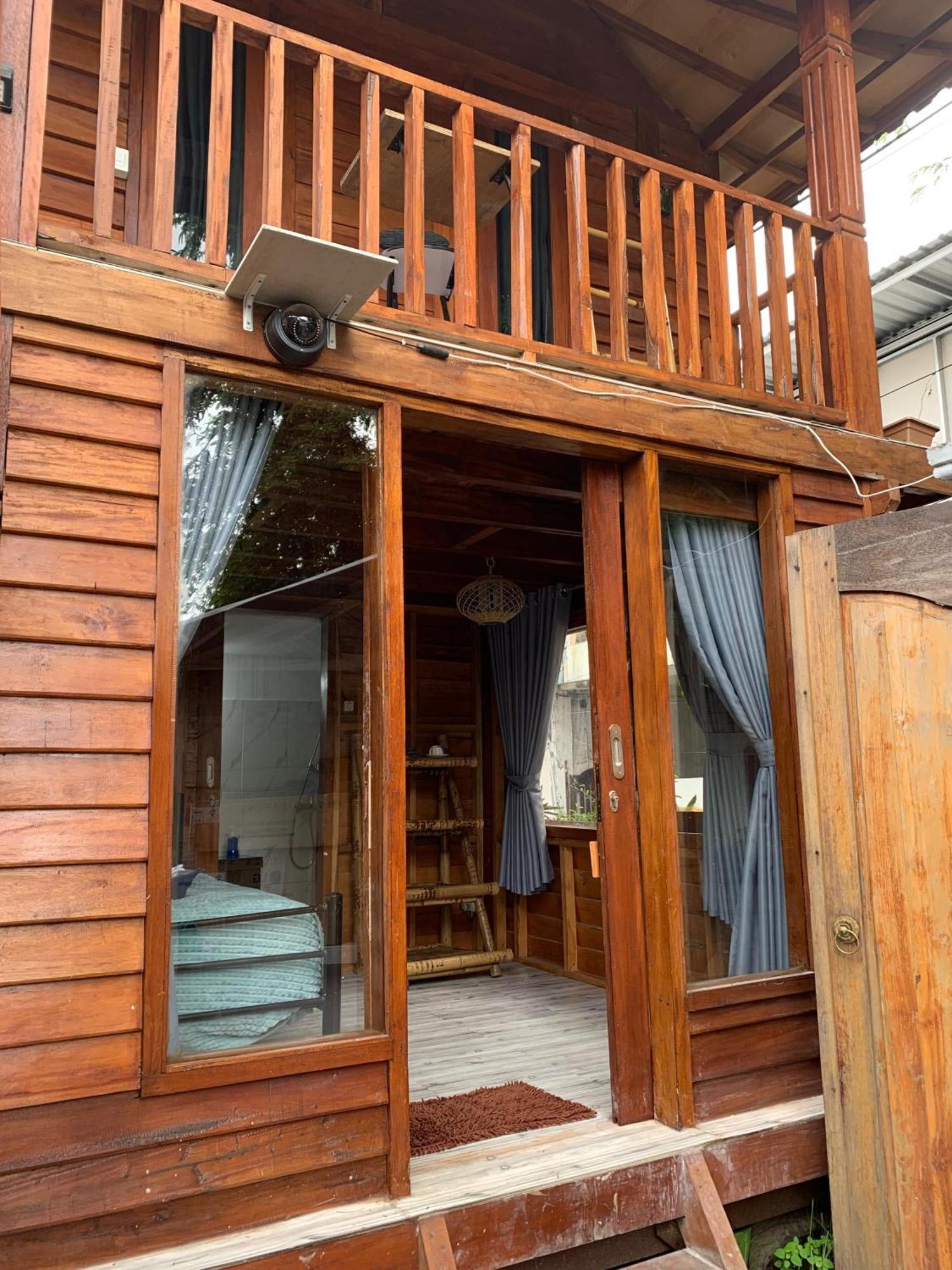 גילי טרוונגן Gili Davidoff Upstairs Budget And Deluxe מראה חיצוני תמונה